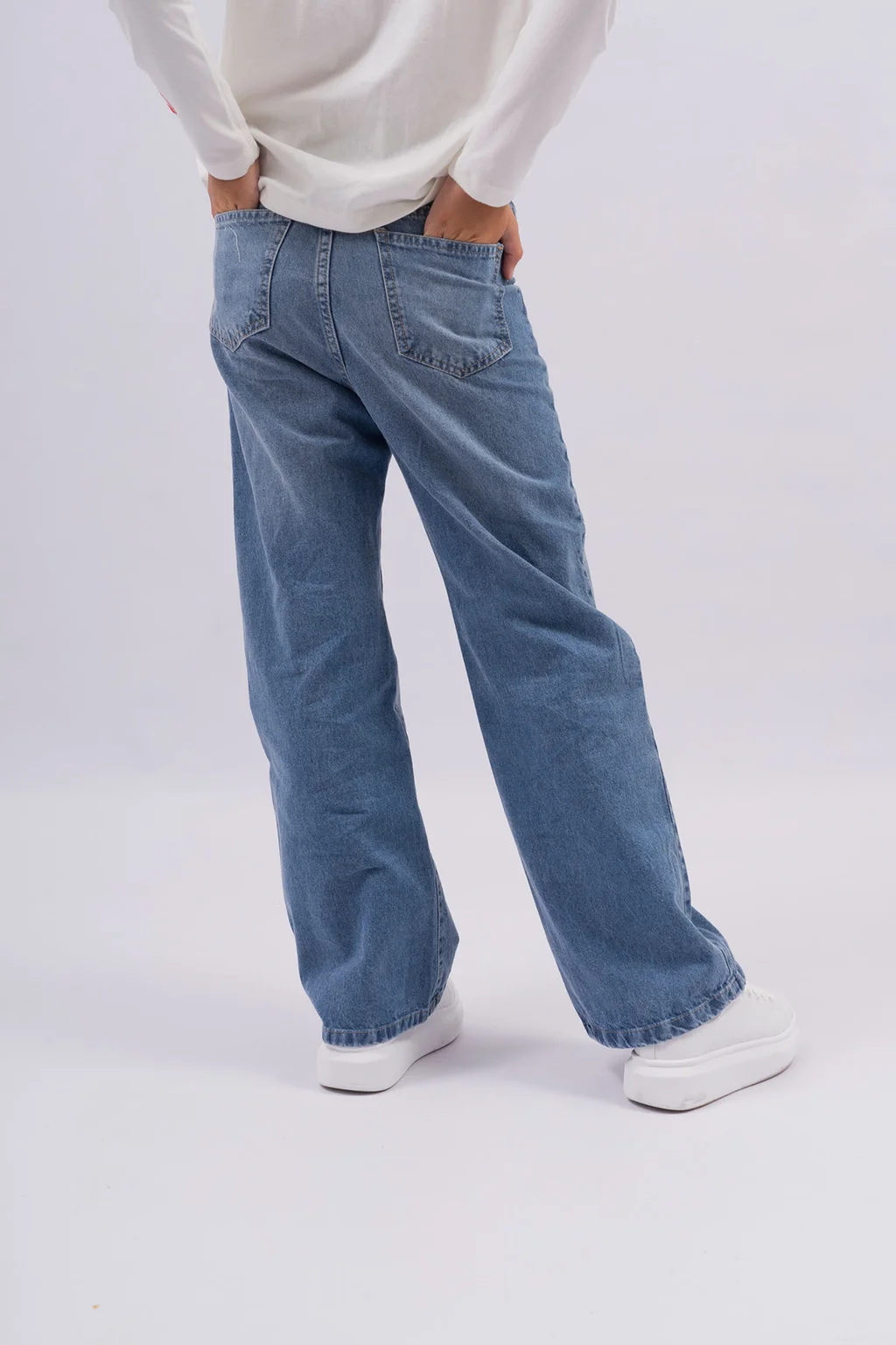 Jeans Wide Leg Azul Con Colgante De Perlas Y Cadena C Dije Corazon - 2