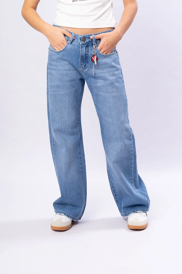 Jeans Wide Leg Tiro Bajo Con Colgante C Dijes