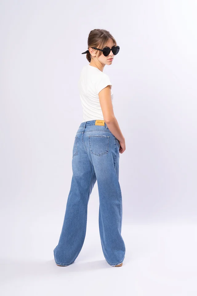 Jeans Wide Leg Tiro Bajo Con Colgante C Dijes