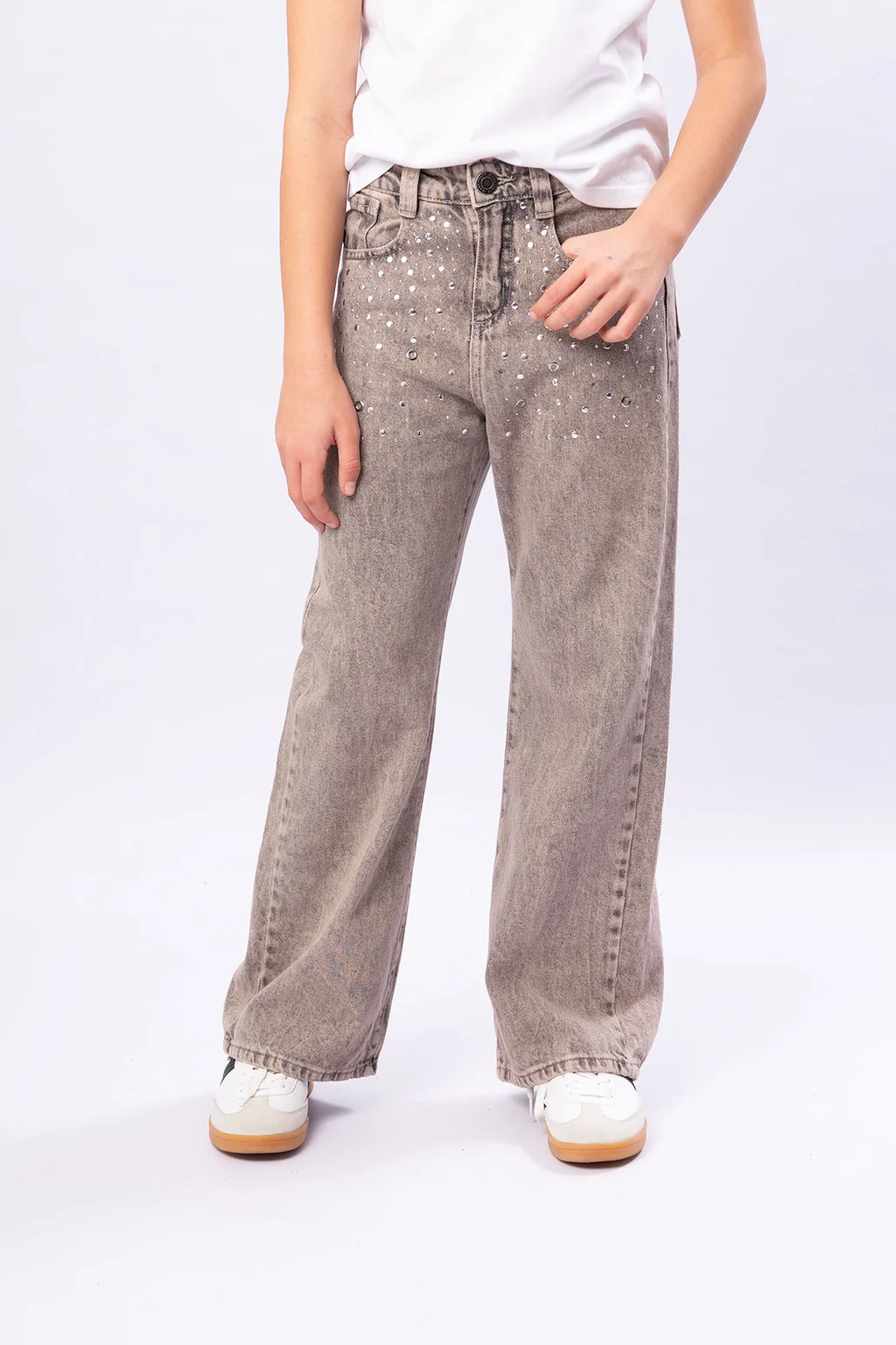 Jeans Nena En Color Avellana Con Tachas - 0