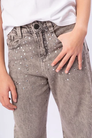 Jeans Nena En Color Avellana Con Tachas - Vista 2