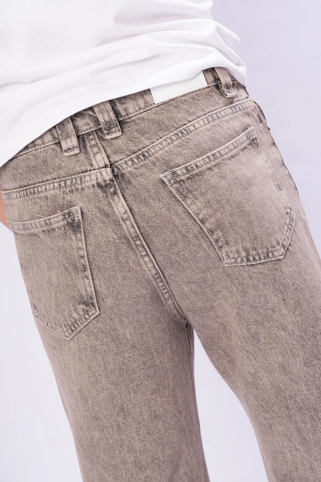 Jeans Nena En Color Avellana Con Tachas - 3