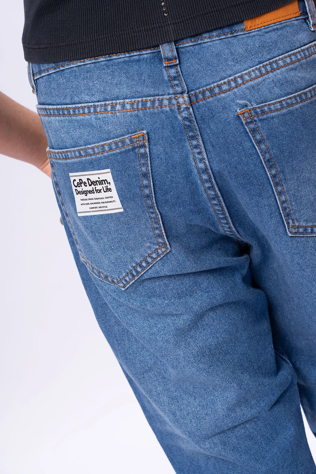 Pant Jeans Mom Con Tachas Y Eti Cepe Demin
