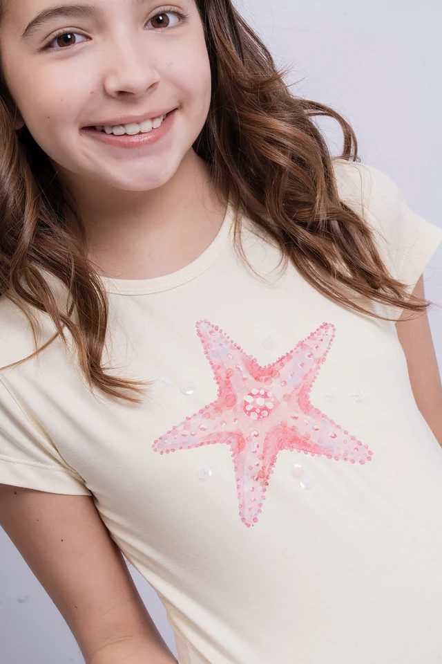Remera Delfi Manga Corta Estrella Con Bordado Artesanal