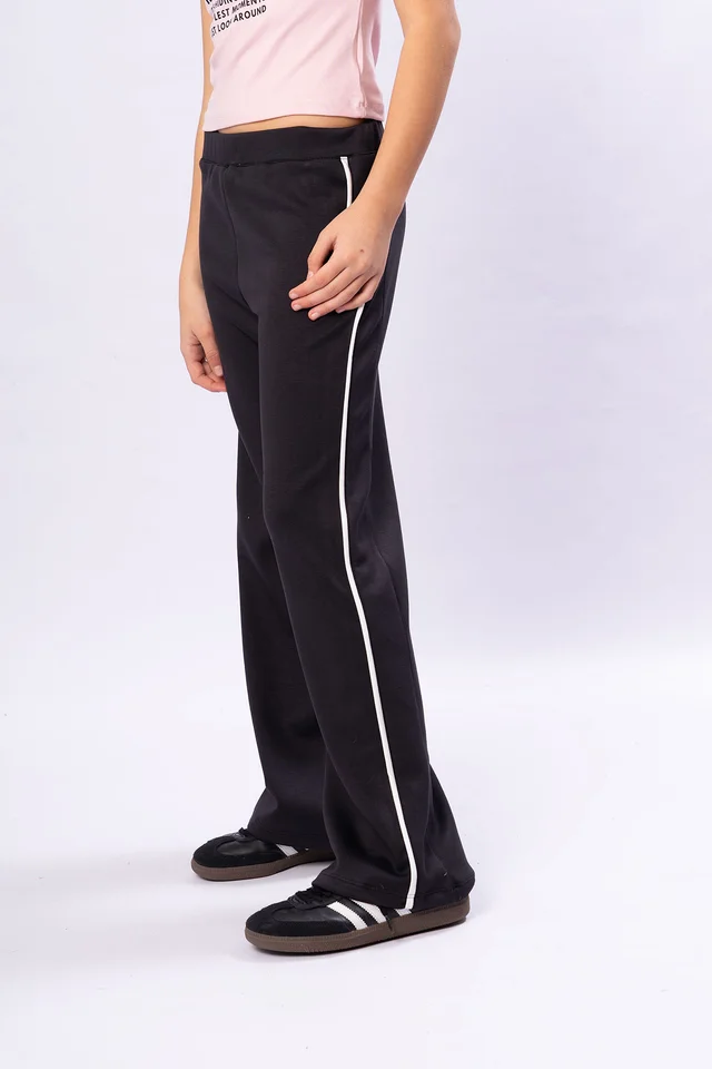 Jogger Con Vivo Contracolor En Punto Yoga