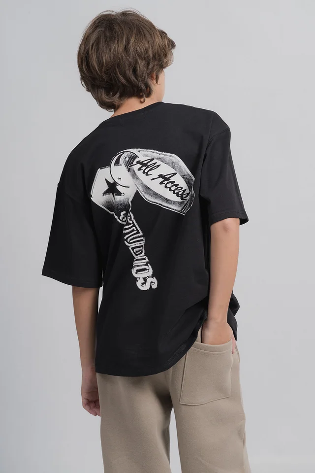 Remera Ryder Manga Corta Oversize En Algodón Frío Con Estampa Llavero Studios En