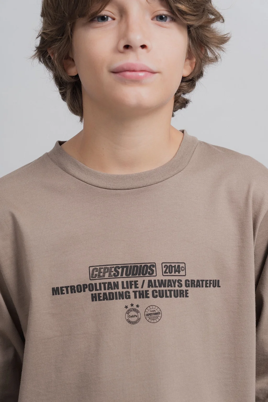 Remera Luca Manga Larga En Jersey Pesado 20/1 Con Recortes En Contratono En Mang
