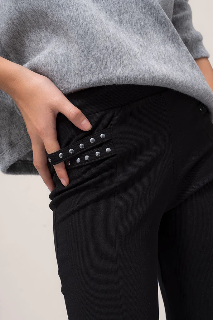 Pantalon Flare En Rib Elastizado C Aberturas En Botamanga