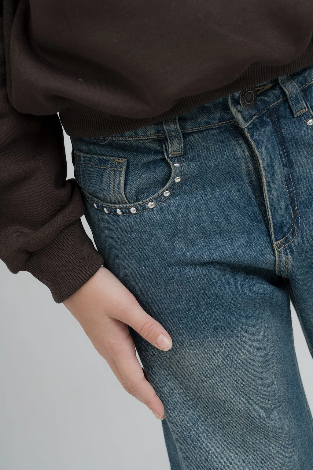 Jean Super Wide Leg Blue Con Botamanga Y Detalles De Tachas De Estrella En Bolsi