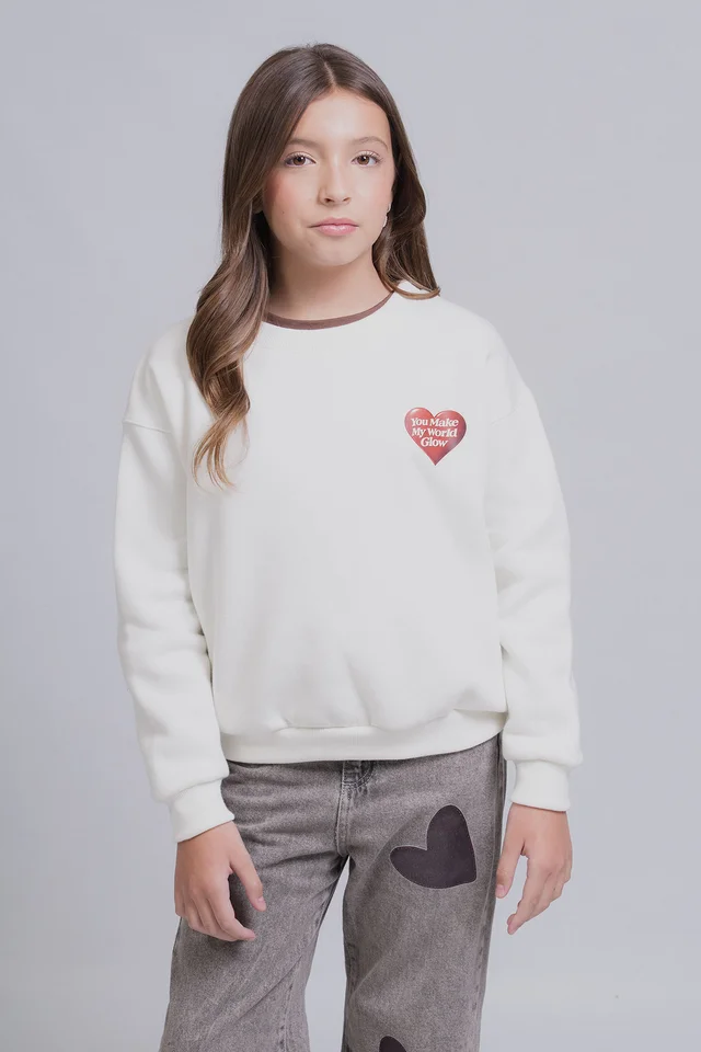 Buzo Sora De Frisa Con Estampa De Corazones Y Frase You Make My World Glow.