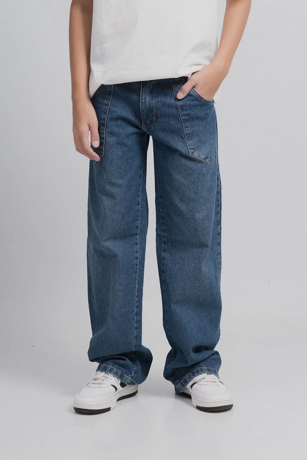 Jeans buggy con bolsillos y recortes - 0
