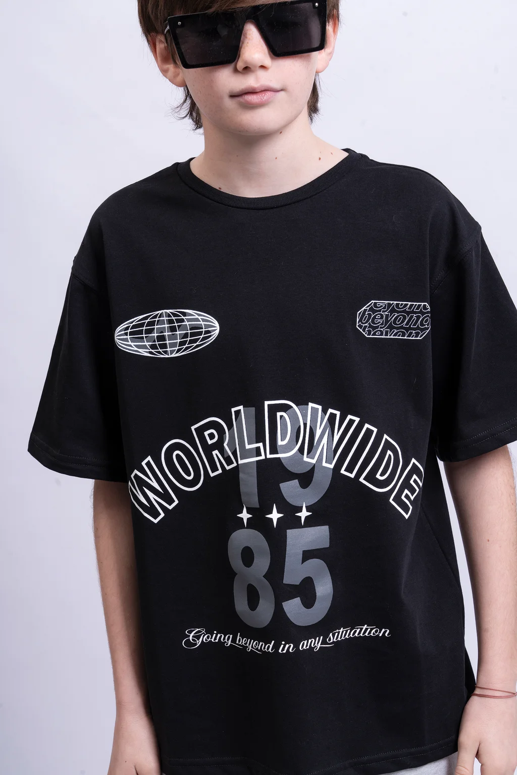 Remera Teo Manga Corta Oversize En Algodon Fro Con Estampa Worldwide 1985 - 3