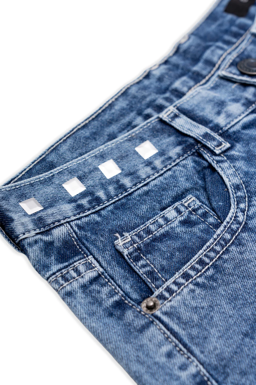 Short Jeans Tiro Bajo Tachas grandes - 1