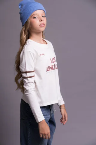 Remera Angel De Jersey Con Estampa Gráfica Los Ángeles 97 Y  Vivo En Mangas. - Vista 2
