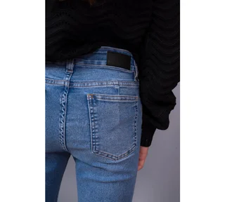 Jeans Elastizado Basico C/ Colgante Cadena Negra - Vista 4