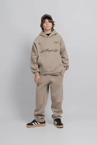Buzo Kai Oversize De Frisa Con Estampa Racing Y Estrellas En Mangas. - Vista 3