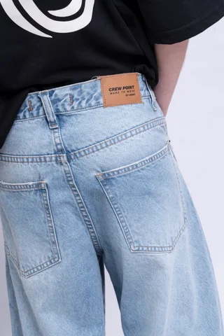 Jeans Lucca Baggy Celeste Con Pinzas Calce Relajado - Vista 4