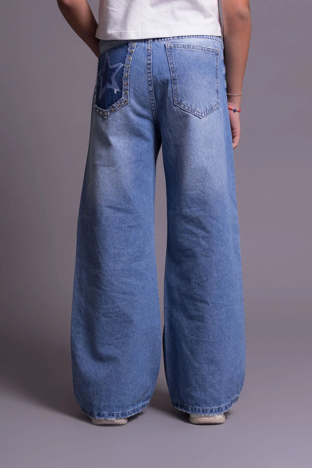 Jean Wide Leg Elya Color Blue Con Estrella Y Tachas En Bolsillo Trasero. - 0