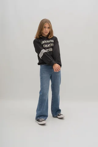 Jeans Wide Leg Azul Con Estrellas Negras En Bolsillos Traseros - Vista 2