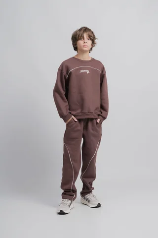 Jogger Dex Oversize De Frisa Con Recorte Y Vivo En Contratono. - Vista 4