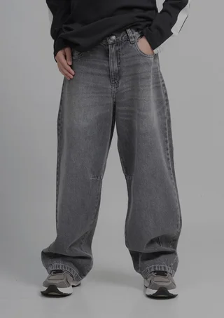 Jean Enzo Baggy Black Vintage Con Pinzas Y Lavado Localizado. Calce Amplio. - Vista 1