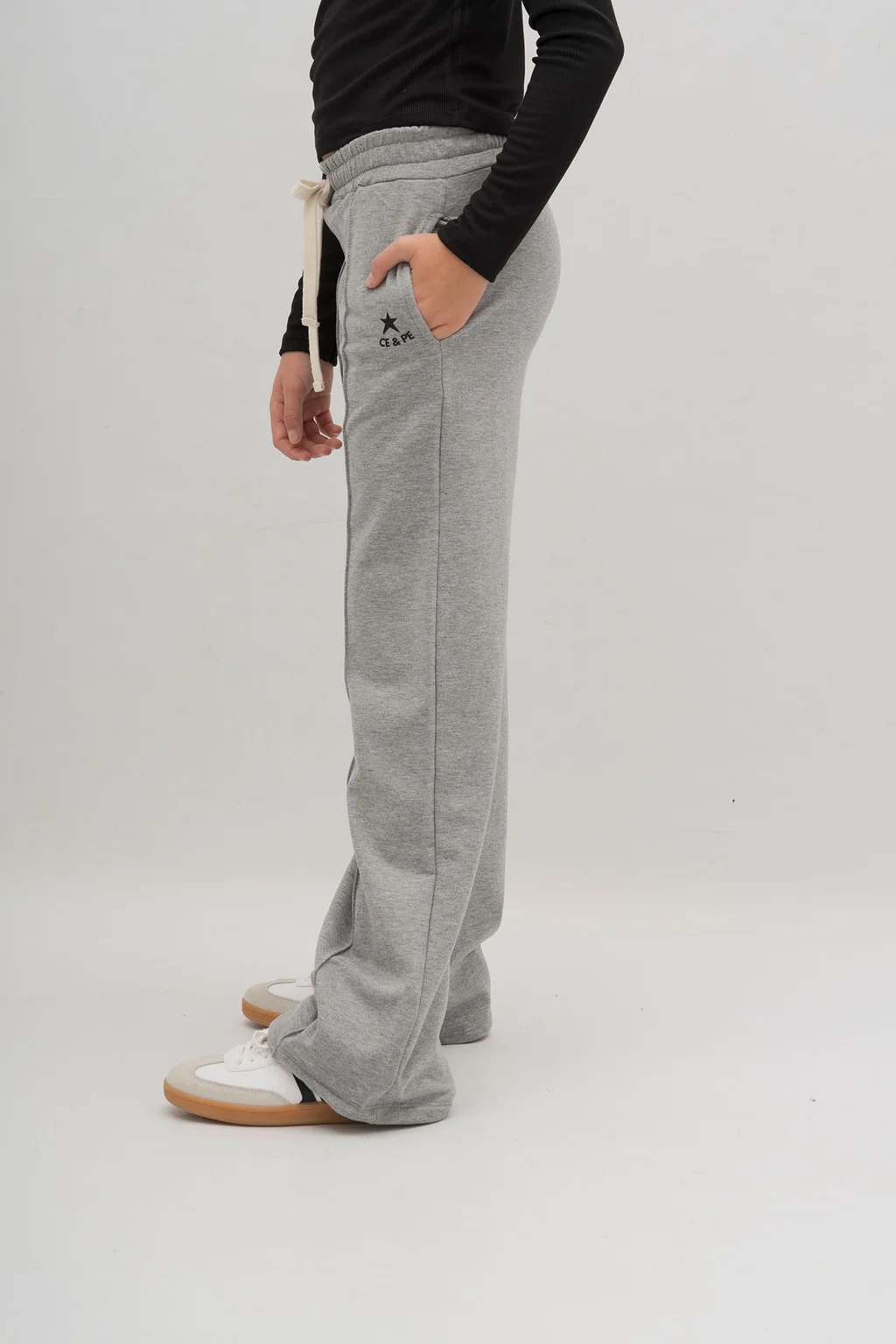 Jogger Con Alforzas Frizado - 2