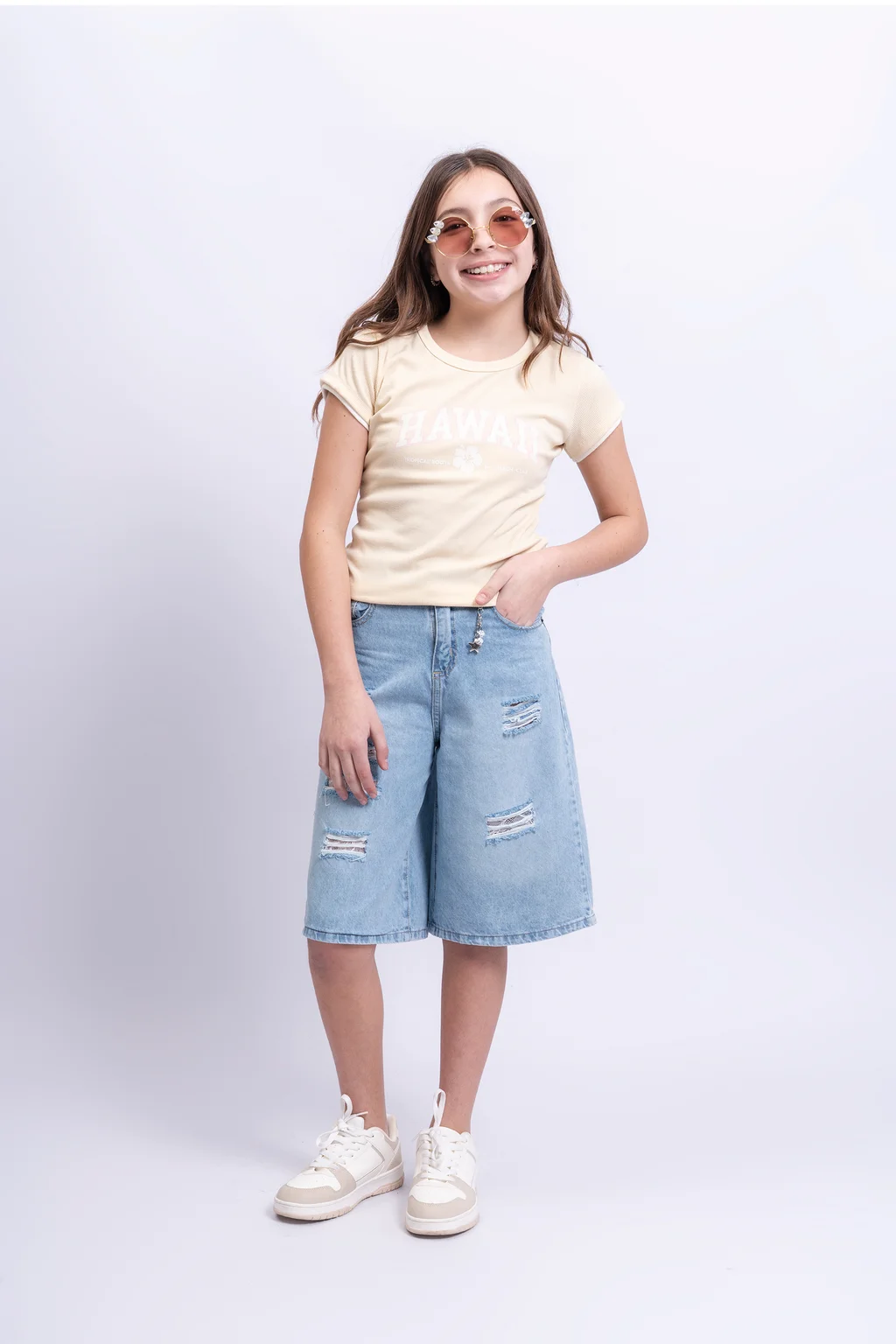 Bermuda Denim Baggy Tessa Celeste Con Roturas Y Encaje Aplicado - 2