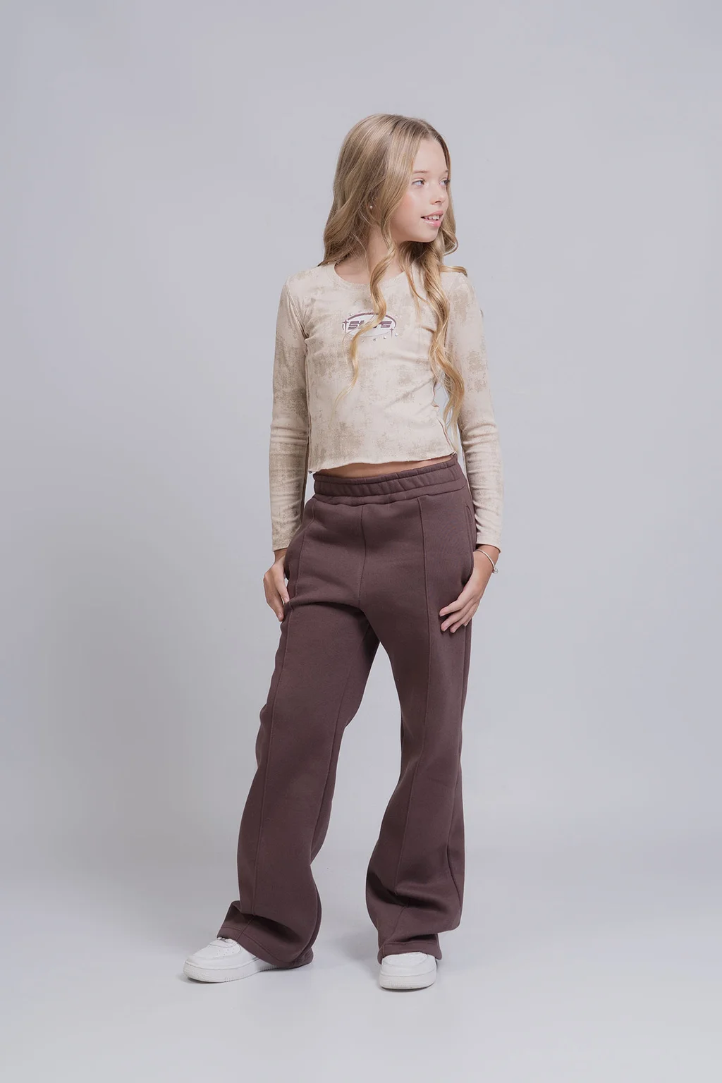 Jogger Alix De Frisa Peinada Con Detalles De Alforza Y Grifa De Marca. - 0