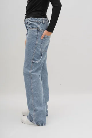 Jeans Carpintero Azul Con Full Estrellas Aplicadas En Boca De Bolsillo - Vista 2