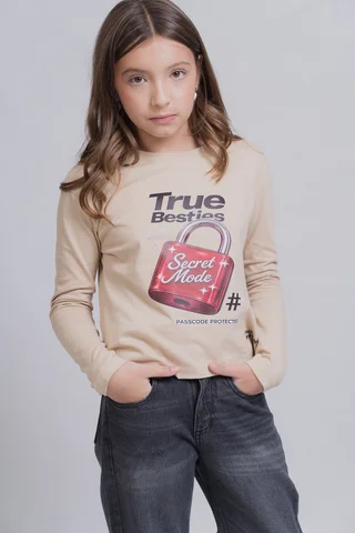 Remera De Jersey Con Estampa Candado 3D True Besties - Vista 1