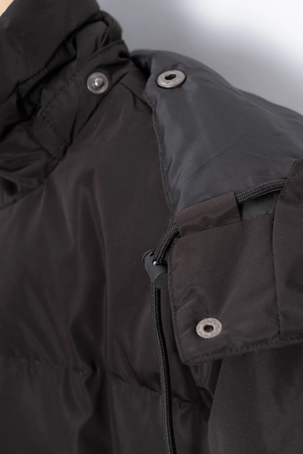 Puffer Con Capucha Desmontable Bolsillos C Tapa Y Broches Engomados Y Ajustes C - 1