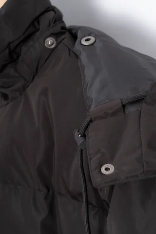 Puffer Con Capucha Desmontable Bolsillos C Tapa Y Broches Engomados Y Ajustes C - Vista 2