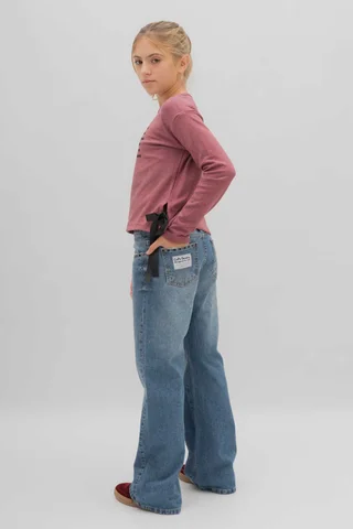 Jeans Wide Leg Matizado Con Detalles De  Tachas Negras Y Badana Aplicada - Vista 2