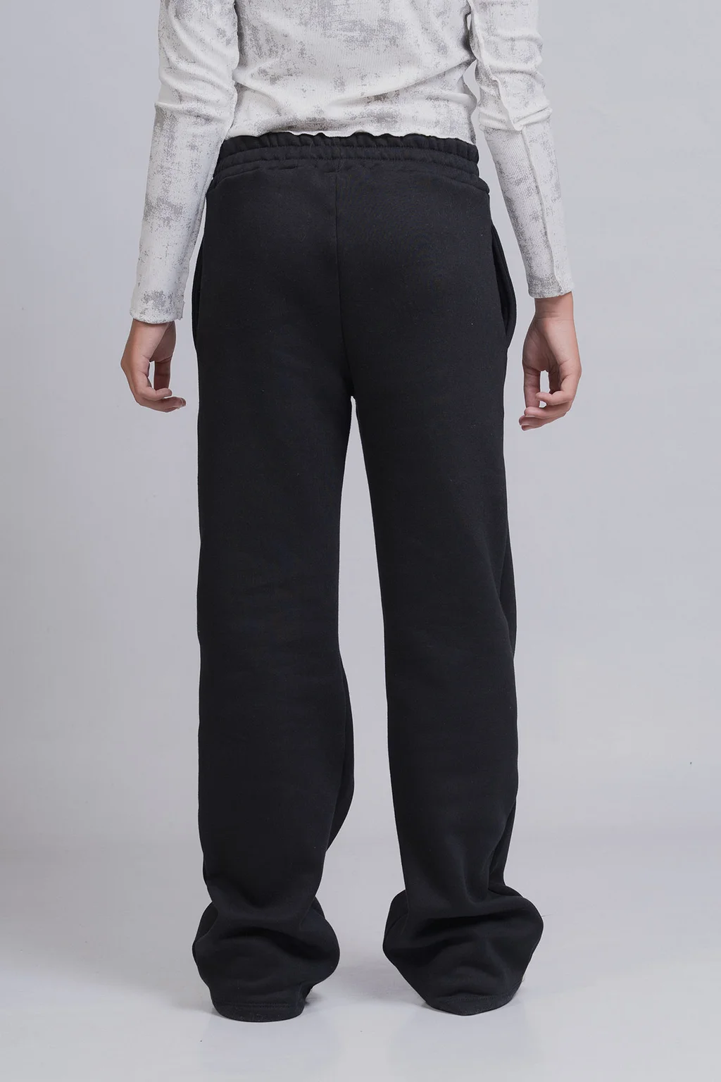 Jogger Uby De Frisa Peinada Con Estampa De Estrella Y Texto No Missed Signals.