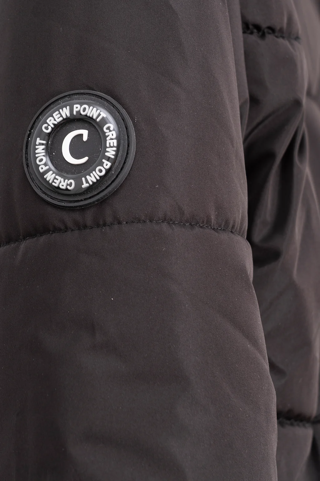 Puffer Con Capucha Detalle Estampado Tiracierres Engomado Y Escudo De Goma En Ma