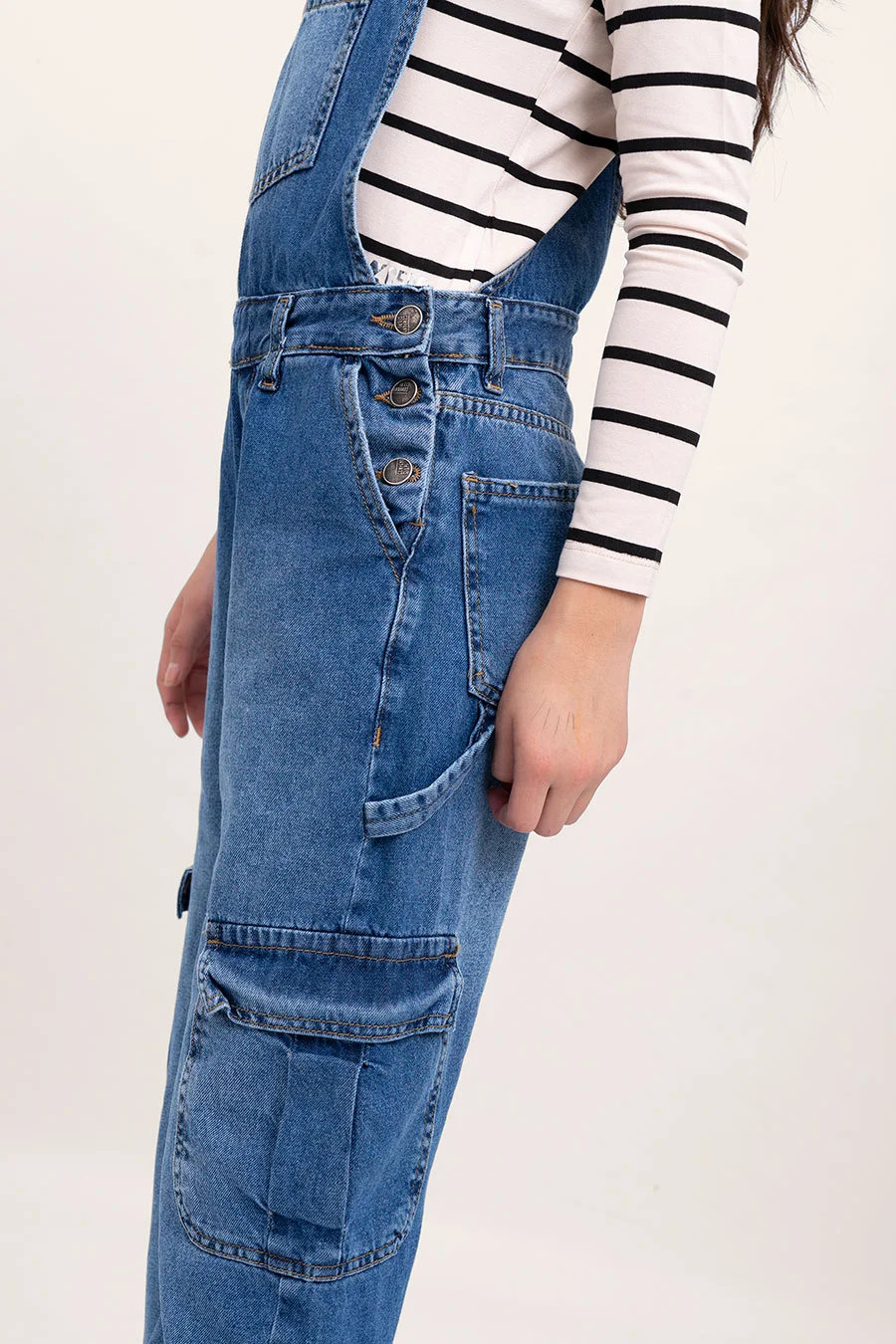 Jardinero Jeans Con Bolsillos Cargo - 1