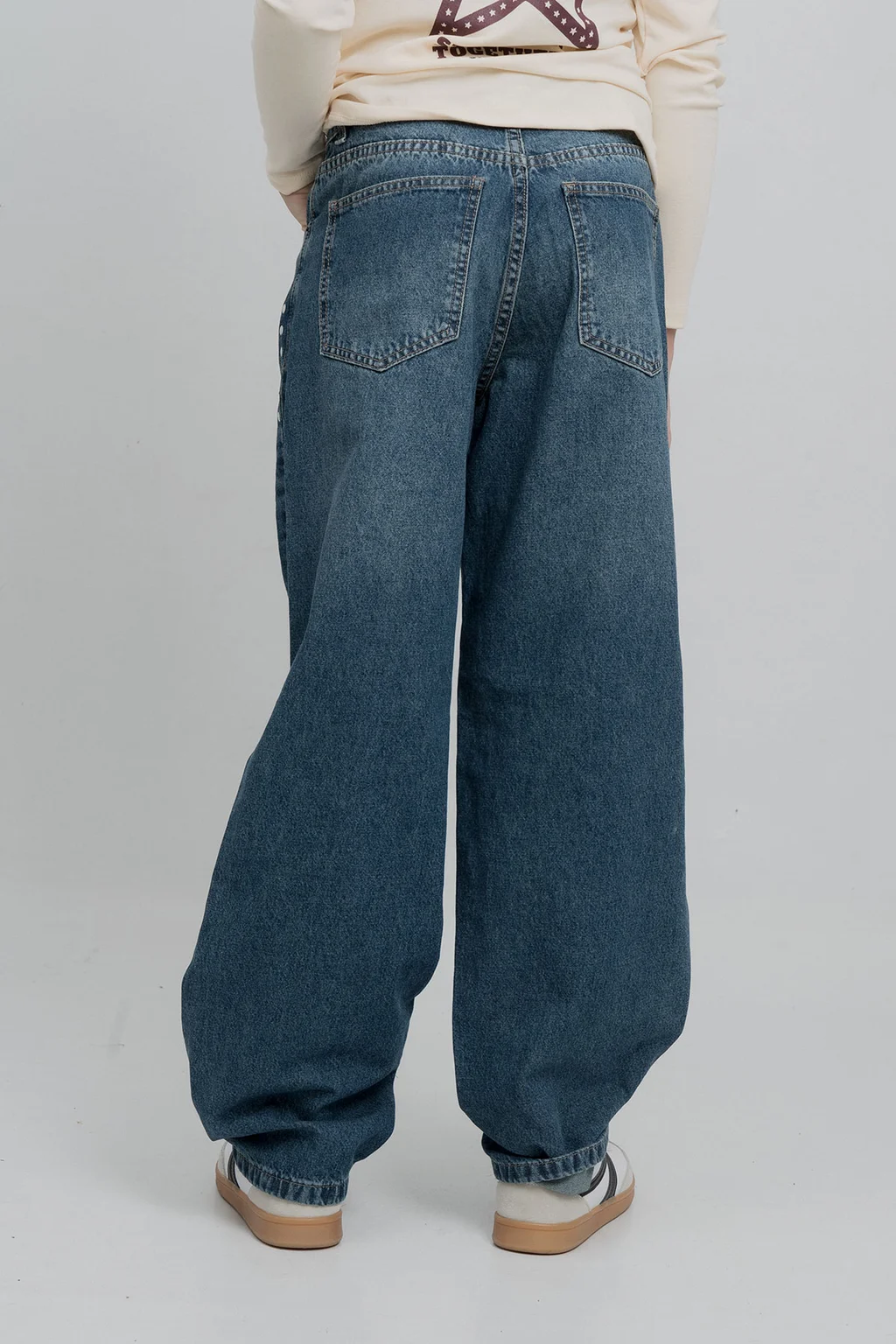 Jeans Baggy Yara Matizado Con Tachas En Boca Bolsillo - 2