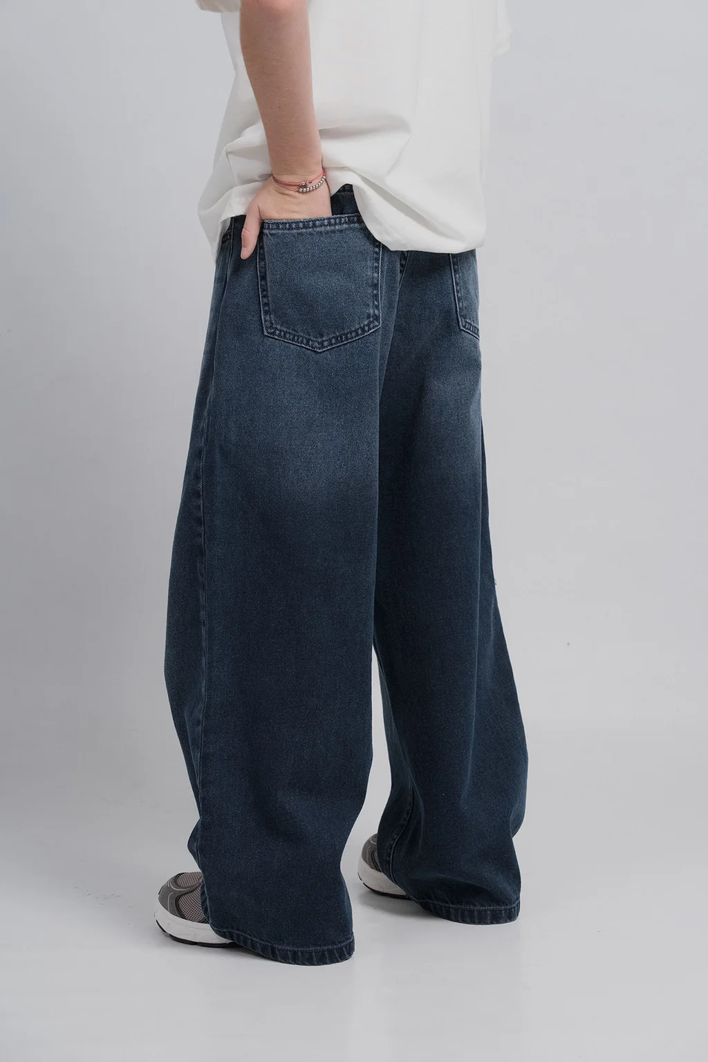 Jean Teo Baggy Blue Black Con Localizado Y Bigotes. Calce Amplio. - 1