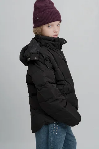 Puffer C Capucha Desmontable Bolsillos C Detalles Engomados Y Cintura Ajustable - Vista 1