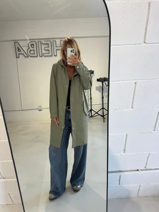 Piloto Sainz - impermeable - Vista 4