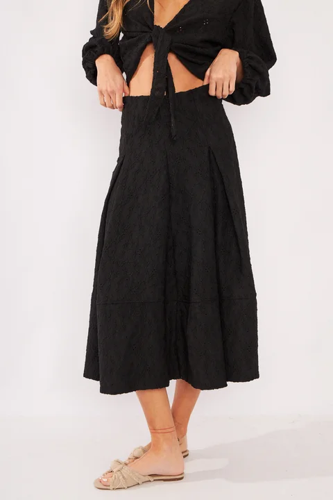 Falda Mora - Art 1362