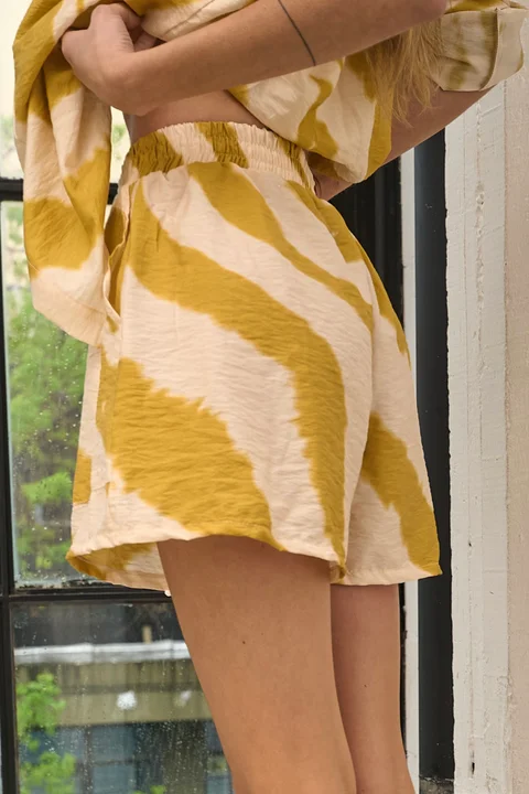 Short Lascano - Art 647 (saten estamp)