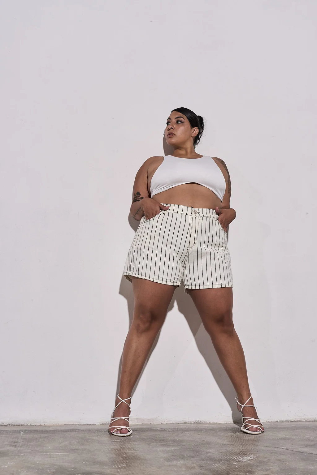 SHORT SELENEVA LÍNEAS NEGRAS