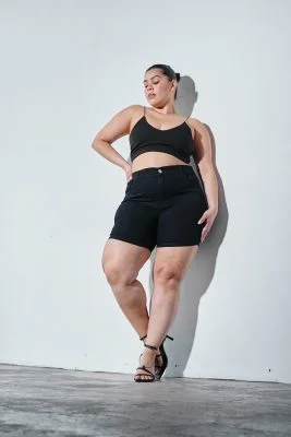SHORT BLACK