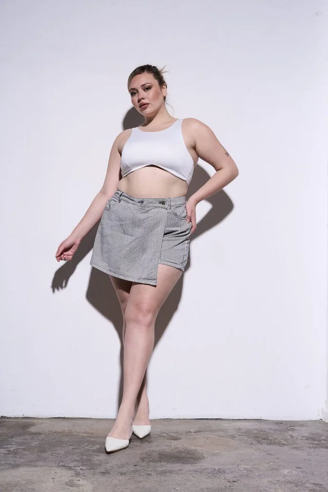 SHORT-POLLERA AMATISTA LÍNEAS 