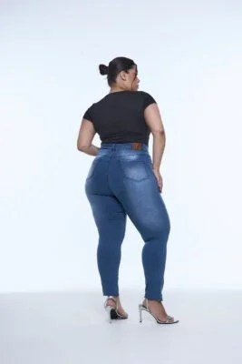 CHUPÍN NEHIA BIGOTE