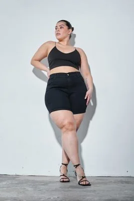 SHORT BLACK