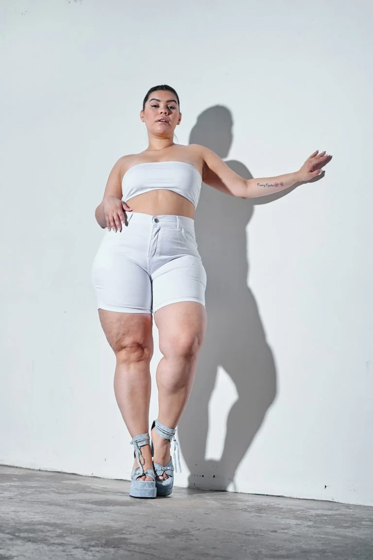 SHORT WHITE