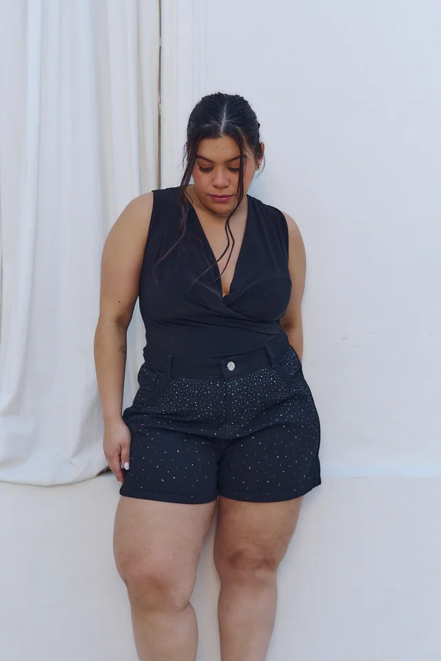 SHORT KOSMOS BRILLO RÍGIDO