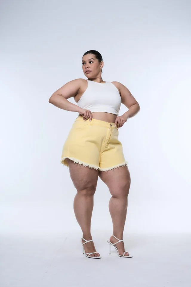 SHORT AMANDIA DESFLECADO